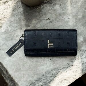 NWT London Fog Ariana Emboss Logo Flap Wallet